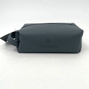 United Airlines Polaris Therabody Amenity Travel Kit Gray 2025 Top Zip Sealed